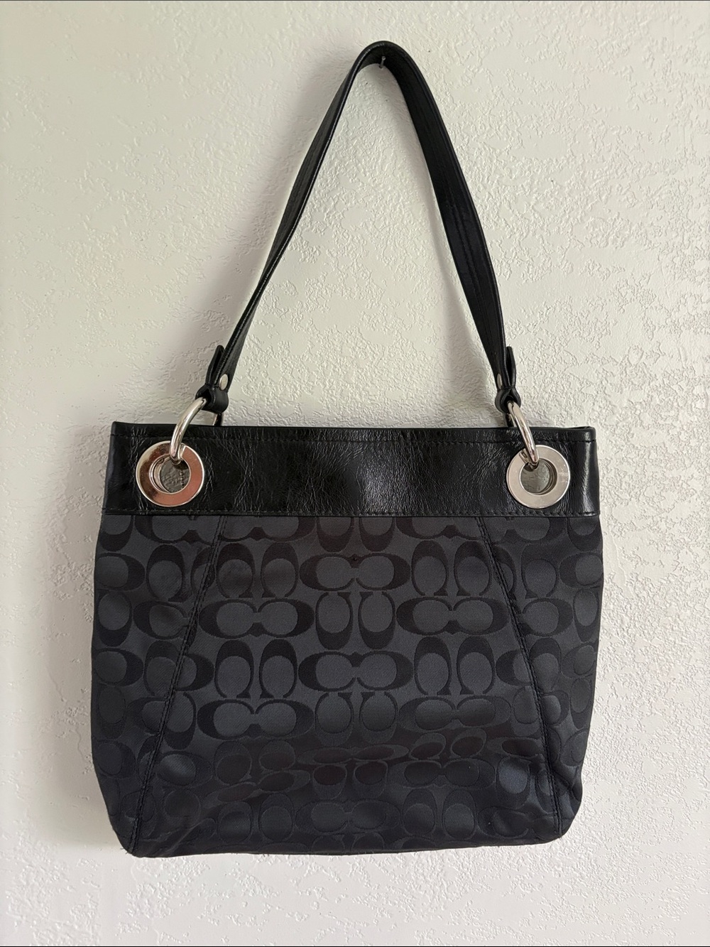 Coach Black Ashley Signature Shoulder Bag - Picture 3 of 7